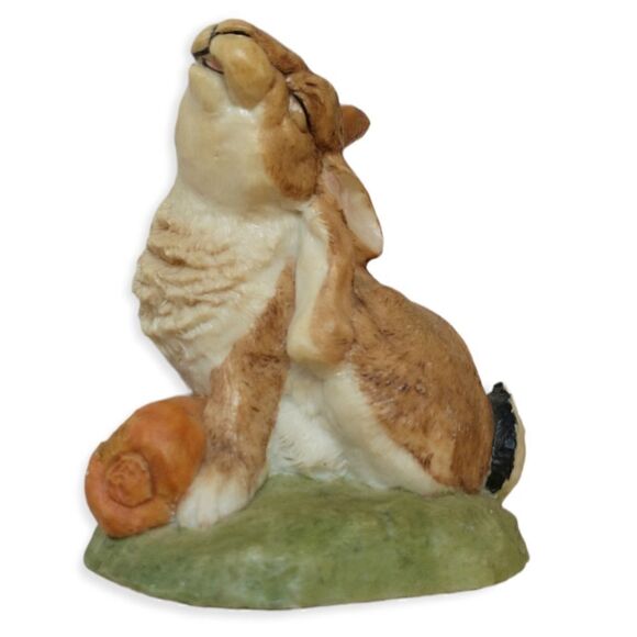 Bunny Rabbit Figure VCH England Vintage Scratching Ear Handpainted Resin Carrot. - Picture 8 of 16